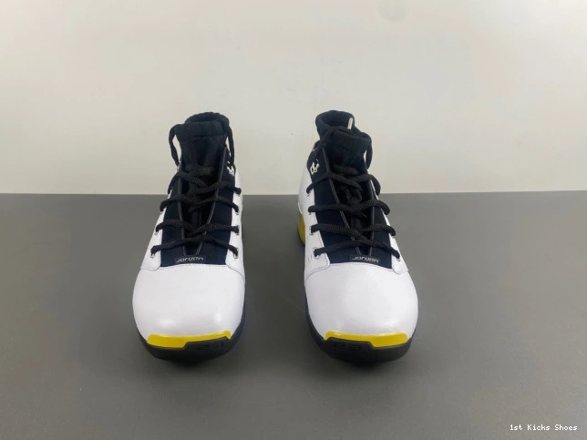 1st Kicks Shoes FJ0395-100 17 Jordan Lightning Low Air 0731